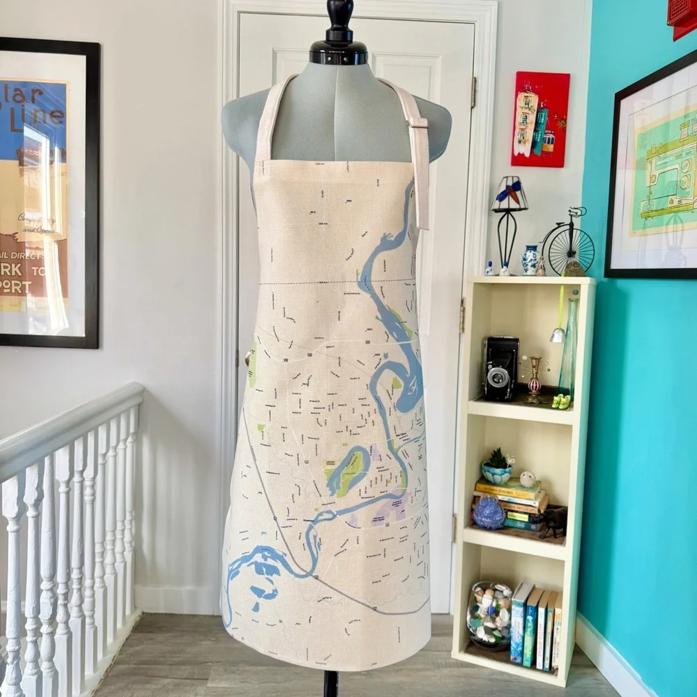 NEW w/o TAGS Wisconsin Canvas Apron featuring Dells Pond/Eau Claire, WI